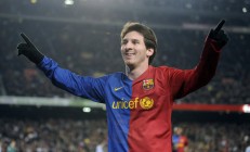 米兰真人-霍勒迪末节狂飙点燃赛场，勇士险胜掘金捍卫主场