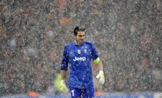 米兰体育下载-切特主宰比赛走向，北京队险胜魔术，唯一性之战彰显篮球魅力