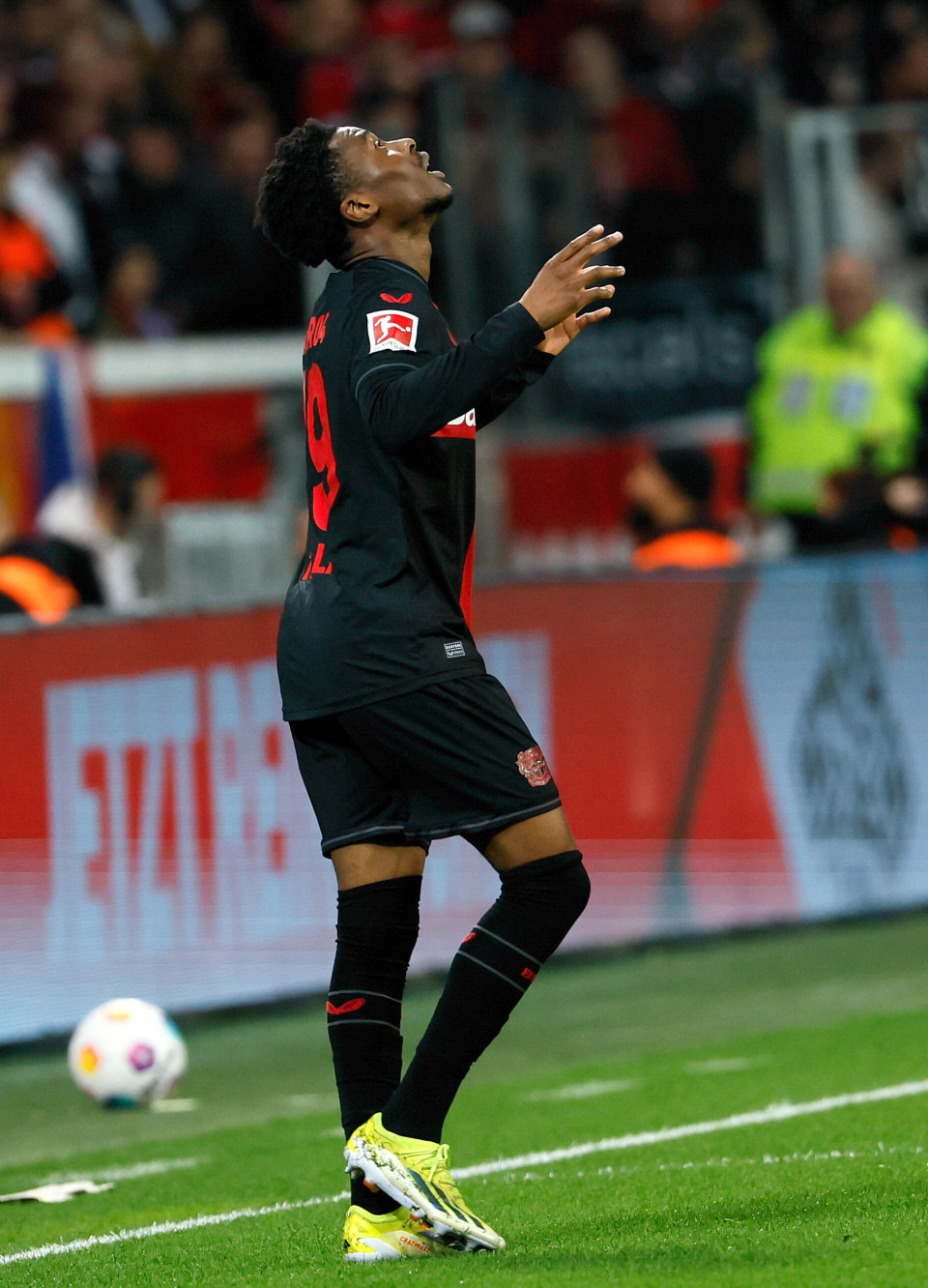 勒沃库森主场迎战沃尔夫斯堡，必须全力以赴的简单介绍