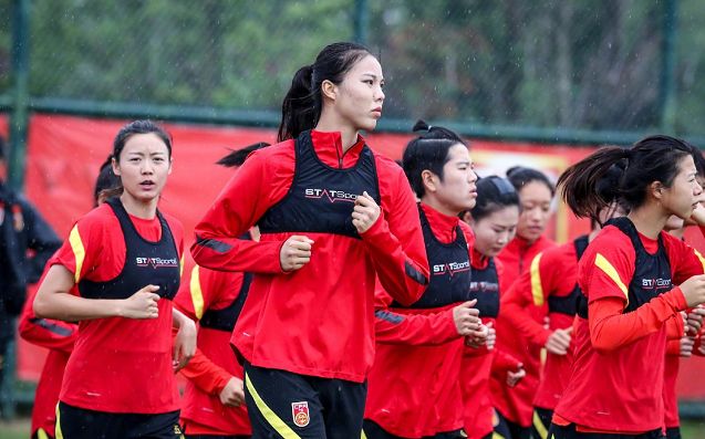 包含卢森堡女足集训备战，锻炼团队默契的词条