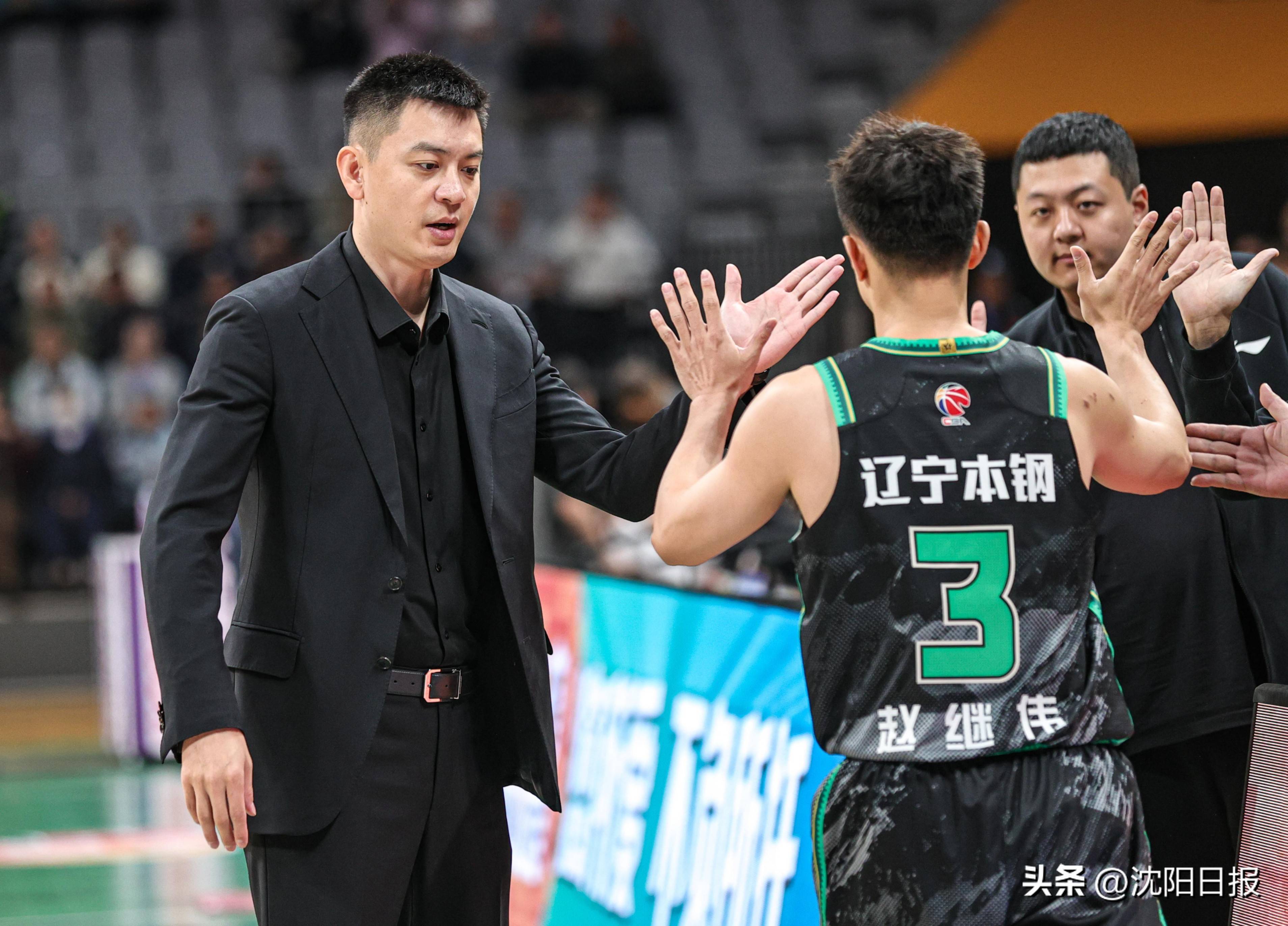 四川男篮士气高涨,准备再战西部 四川男篮士气高涨,准备再战西部