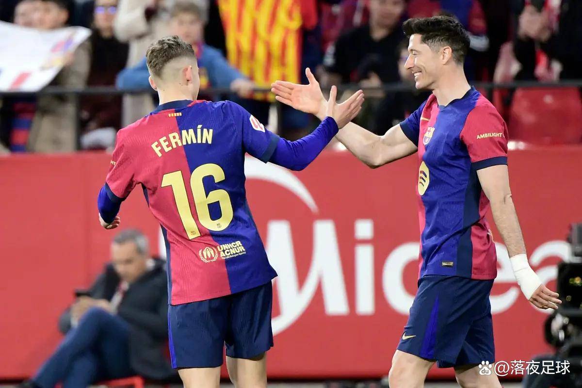 塞维利亚的球员在赛场上表现抢眼的简单介绍 塞维利亚的球员在赛场上表现抢眼的简单介绍