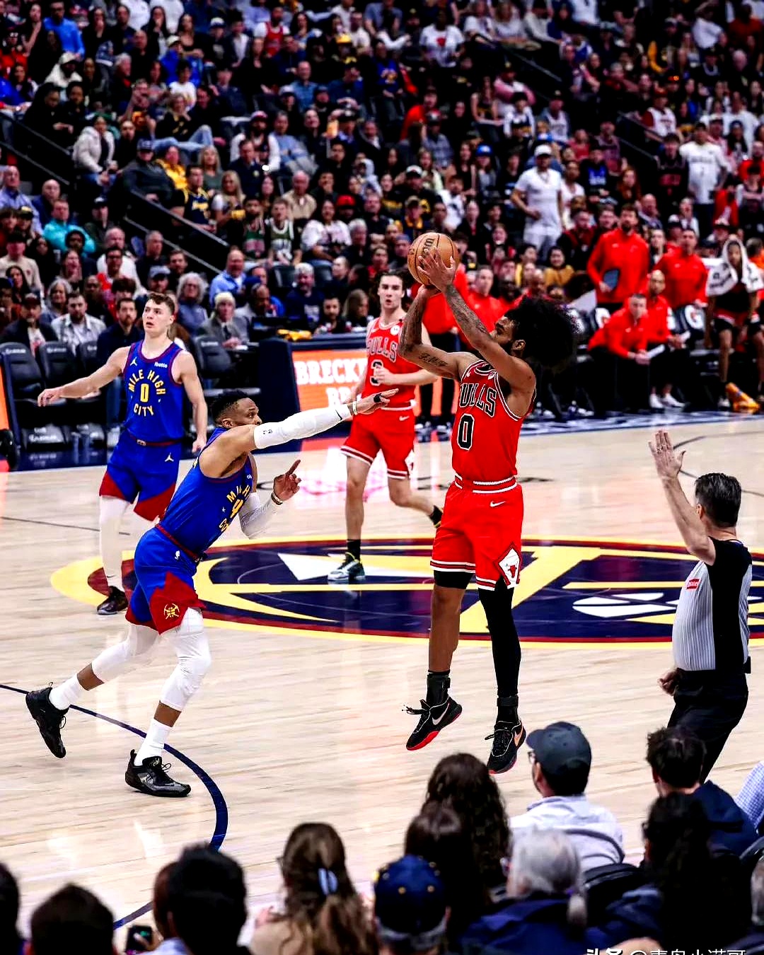 公牛险胜山东队,布克统治全场的简单介绍 公牛险胜山东队,布克统治全场的简单介绍