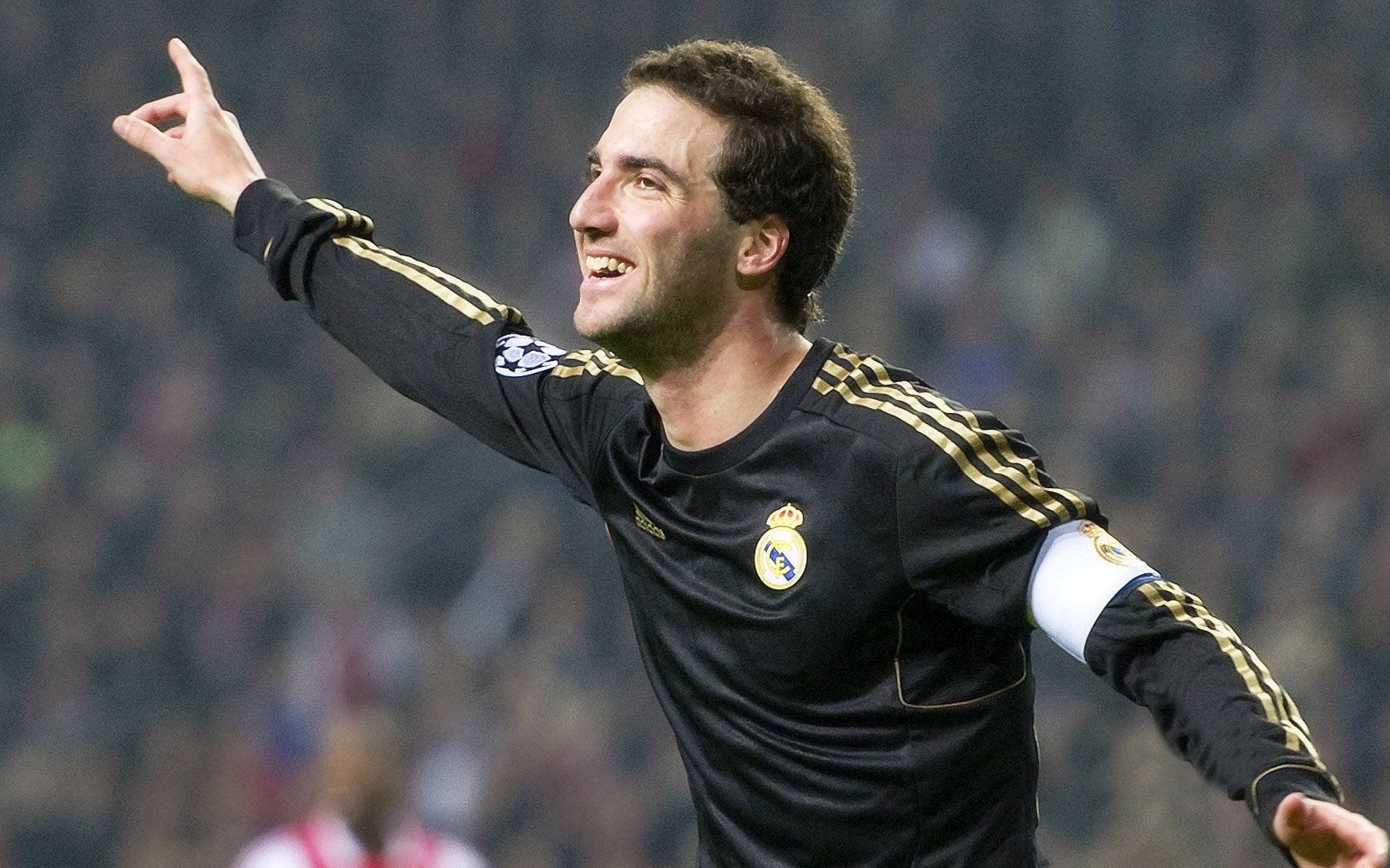 西甲国家德比之外的绿茵奇观，阿尔及利亚狂胜洪都拉斯背后的足球世界