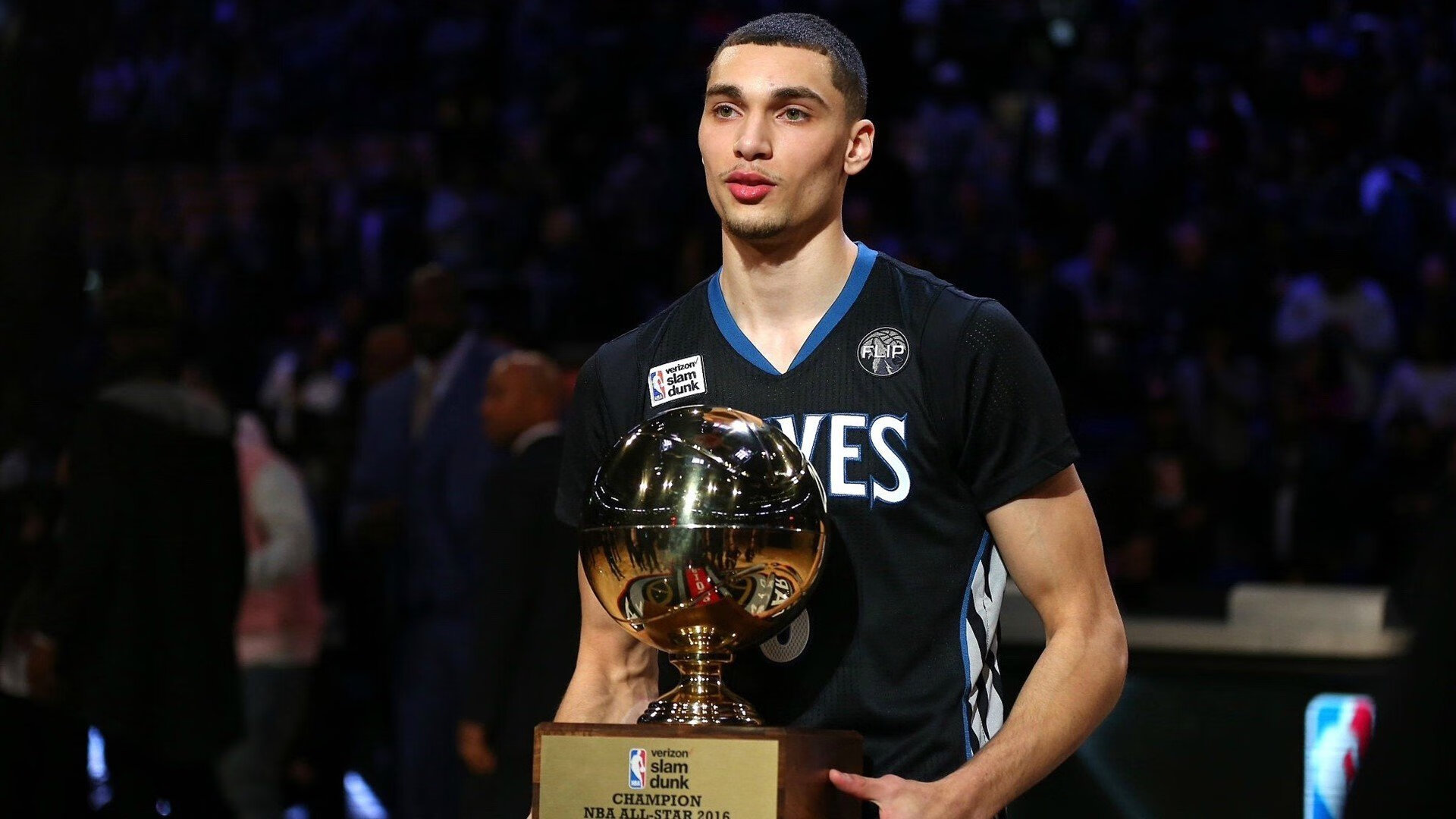 孤星闪耀威斯特法伦，哈兰德如何用血肉之躯扛起多特蒙德的险胜之夜